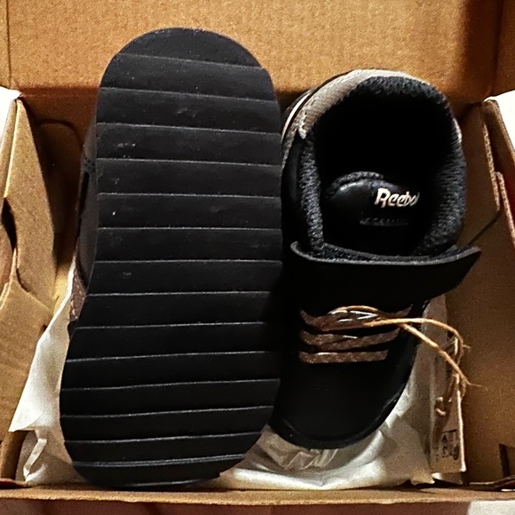 Baby Reebok shoes - Picture 3 of 5